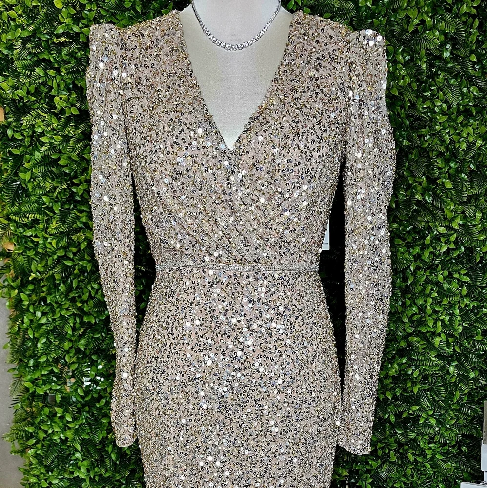 Mac Duggal dress, size 6, new with tags, bald spots on back bottom as shown - Picture 6 of 16